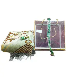 سجادة مع سبحة مع عطر